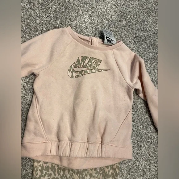 18 Month Nike Set - Picture 3 of 9